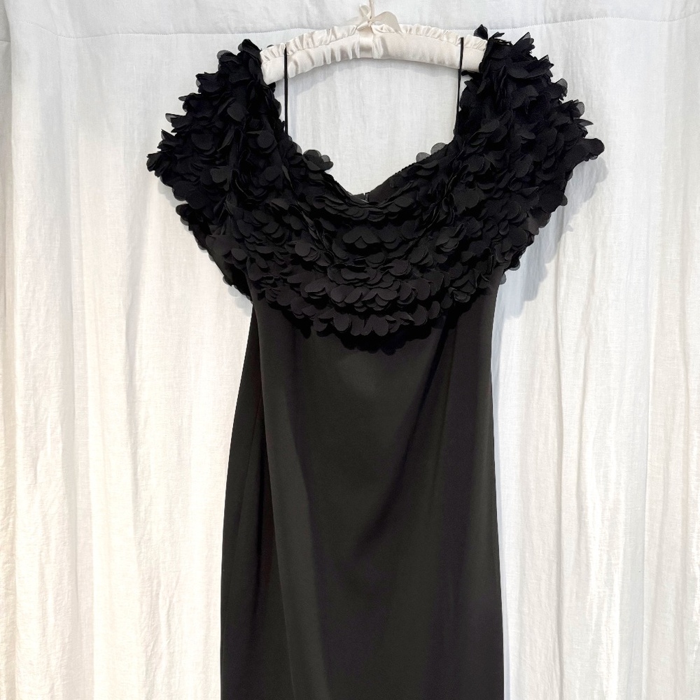 Badgley Mischa off the shoulder cocktail dress